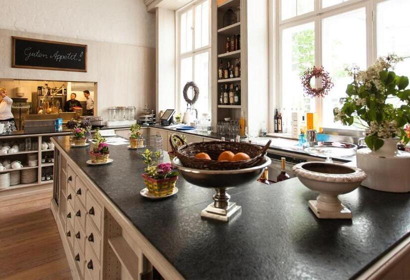 هتل Villa Astoria Kühlungsborn