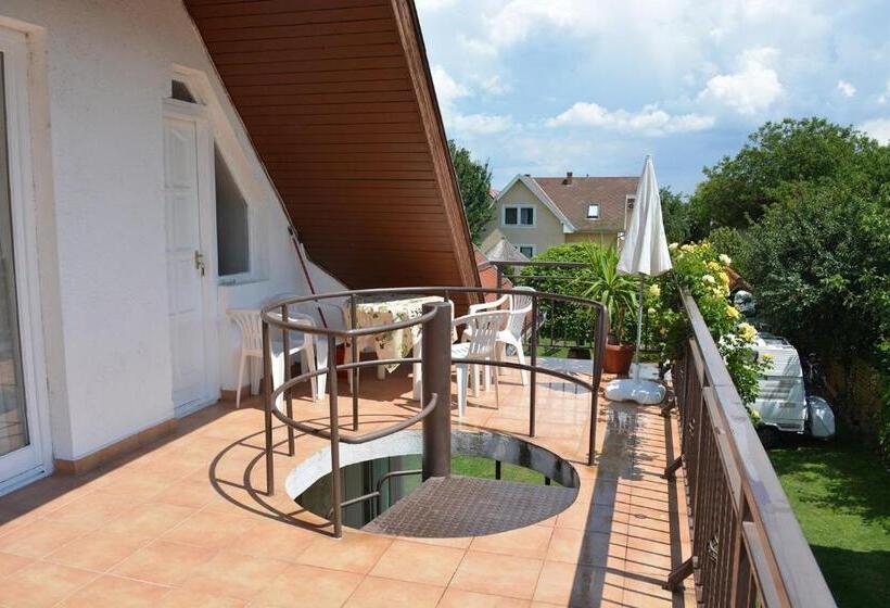 פנסיון Jankó Apartman