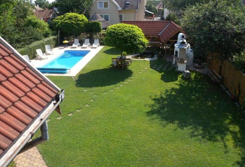 פנסיון Jankó Apartman