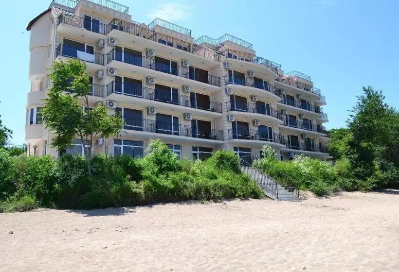 Majatalo Villa Lazuren Bryag 2