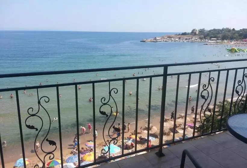 Majatalo Villa Lazuren Bryag 2