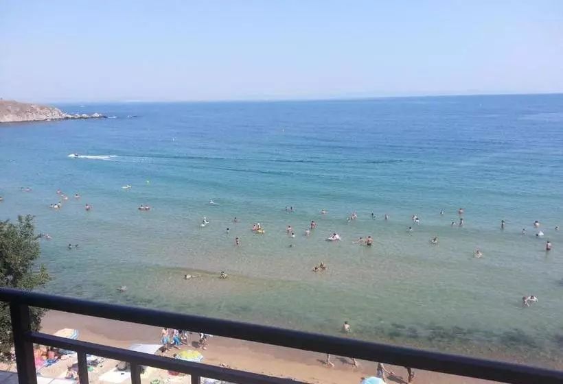 Majatalo Villa Lazuren Bryag 2