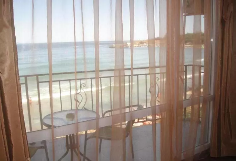 Majatalo Villa Lazuren Bryag 2