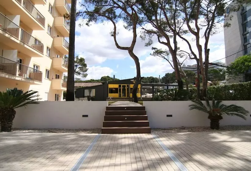 Cabot Tres Torres Apartments