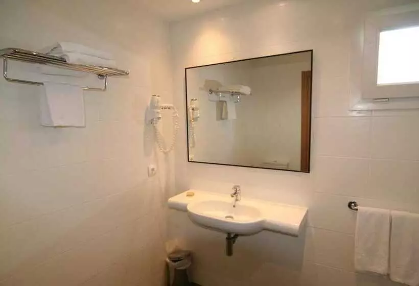 Cabot Tres Torres Apartments