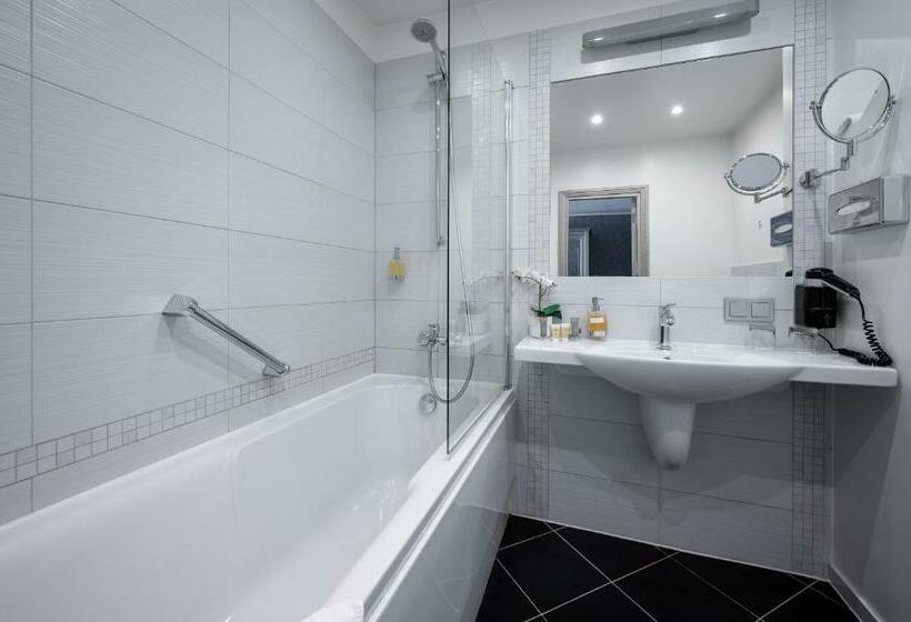 Bellevue Park Hotel Riga With Free Parking