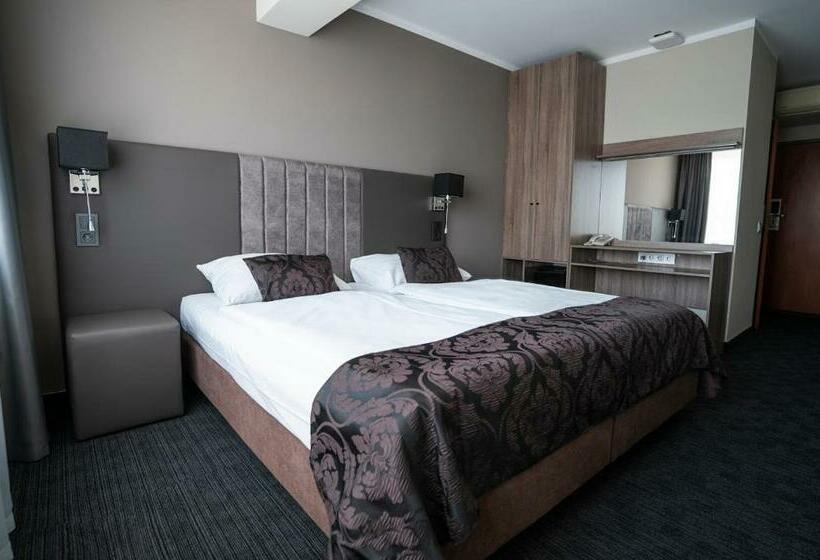 Bellevue Park Hotel Riga With Free Parking