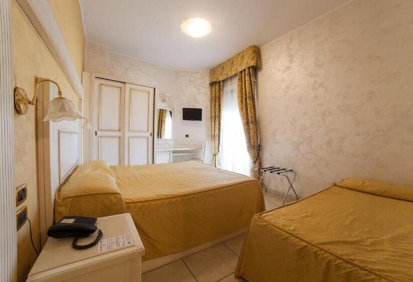 هتل Diplomat Palace