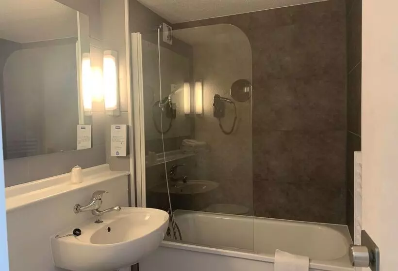 فندق Kyriad Chateauroux  Saint Maur