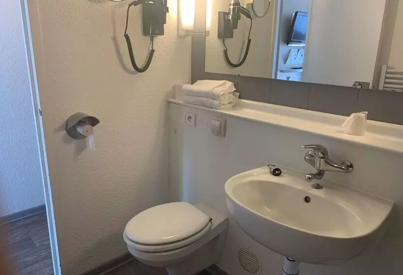 فندق Kyriad Chateauroux  Saint Maur