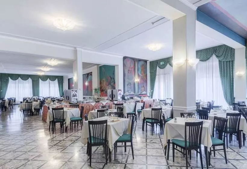 Отель Minerva Palace