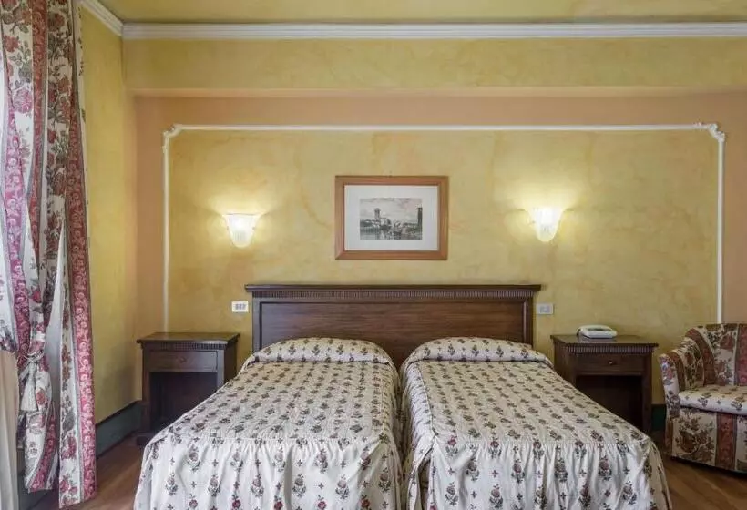 Отель Minerva Palace