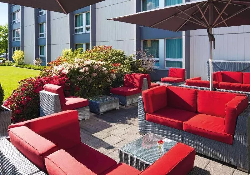 Mövenpick Hotel Zurich Airport