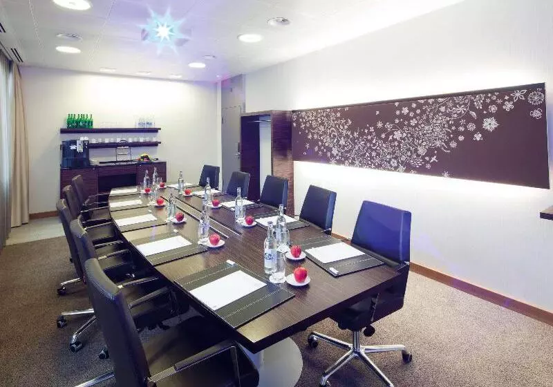 Mövenpick Hotel Zurich Airport