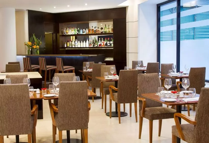 هتل NH Buenos Aires Florida