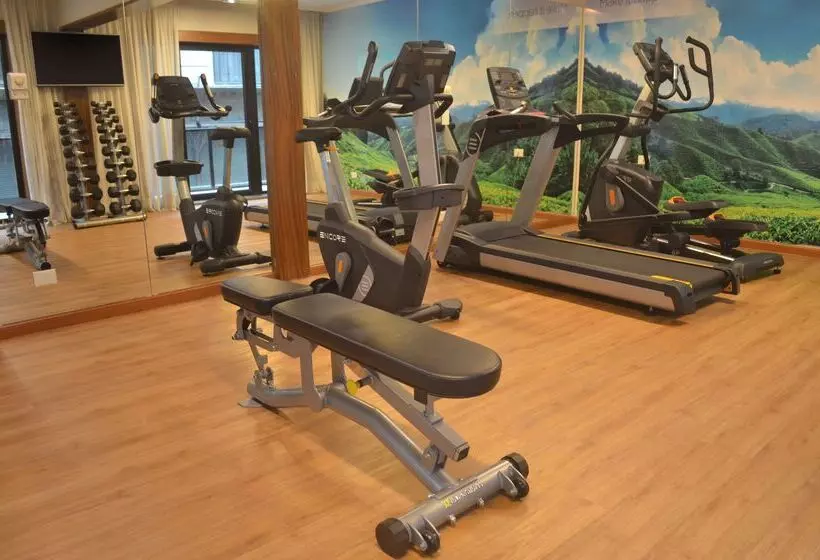 هتل NH Buenos Aires Florida