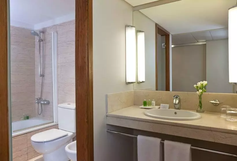 هتل NH Buenos Aires Florida