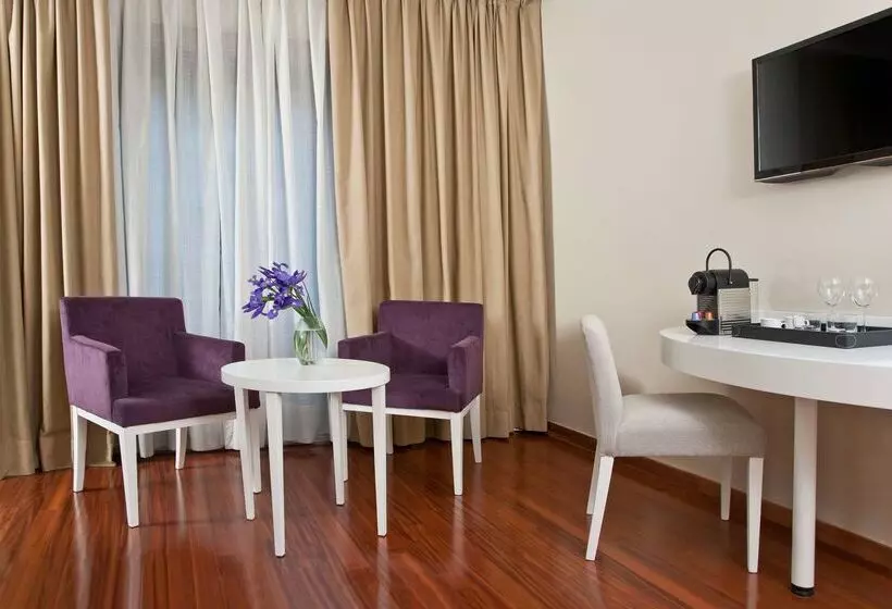 هتل NH Buenos Aires Florida