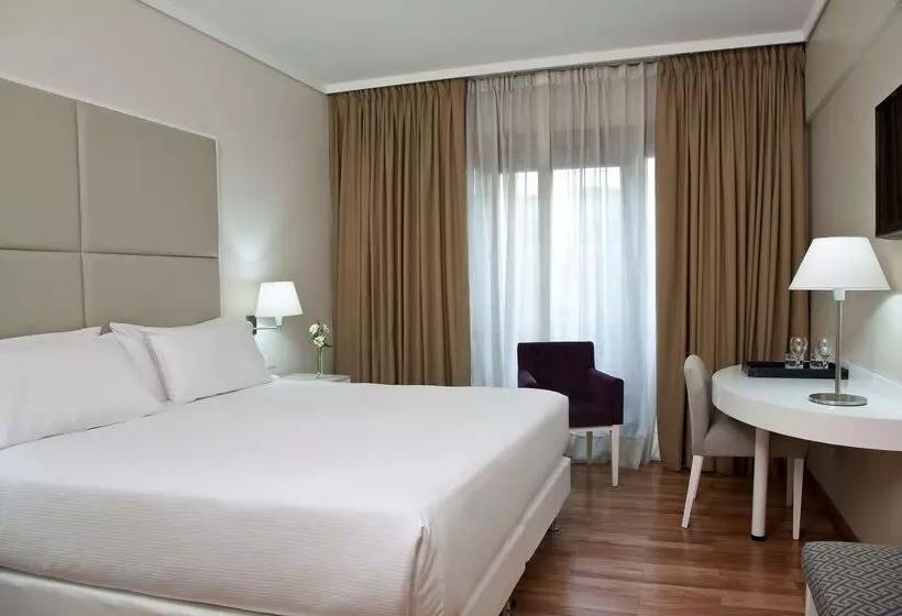 هتل NH Buenos Aires Florida