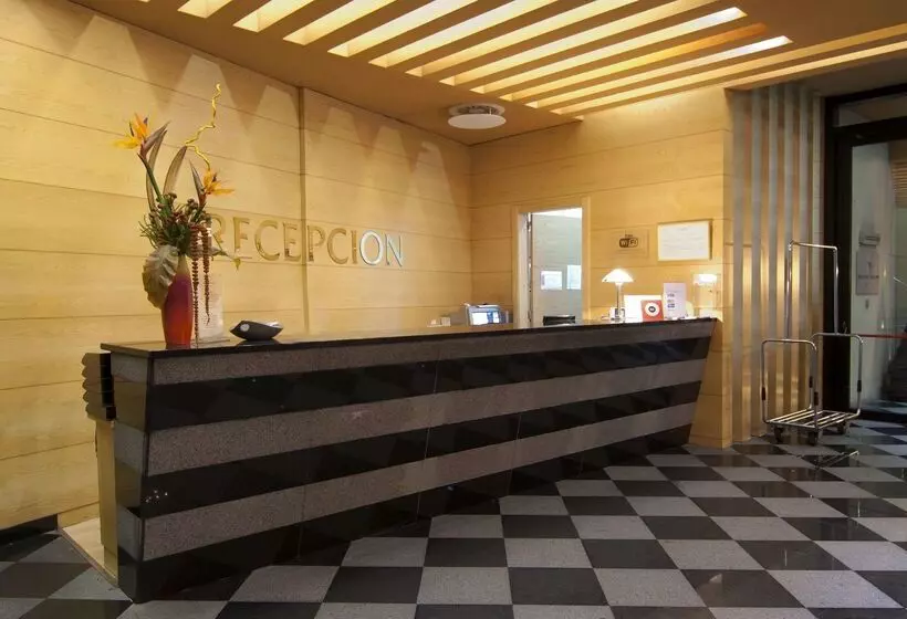 ホテル Silken Coliseum