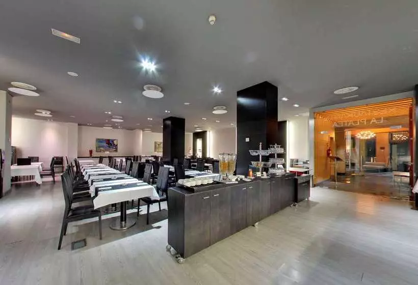 ホテル Silken Coliseum