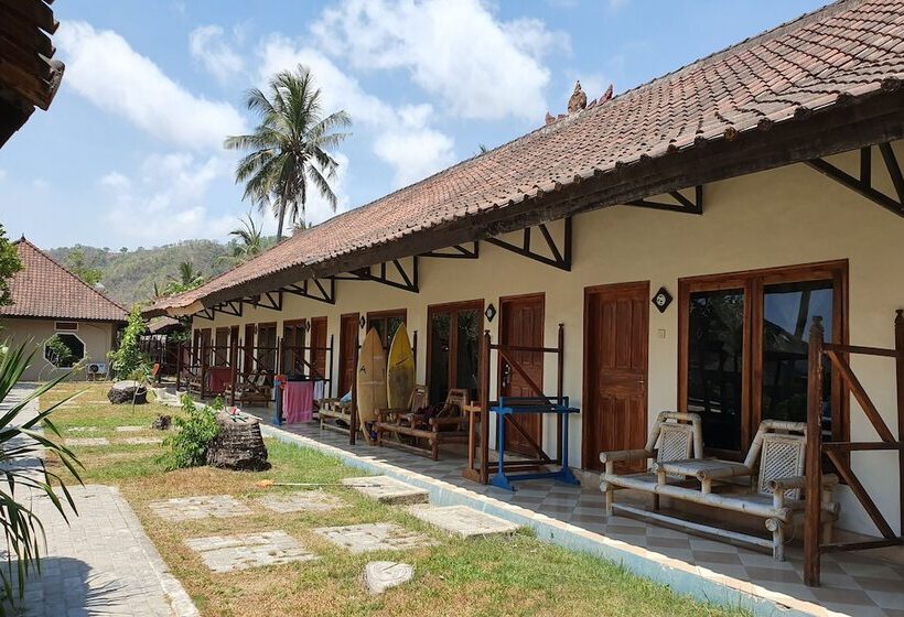 ホテル Surfers Beachfront Lombok