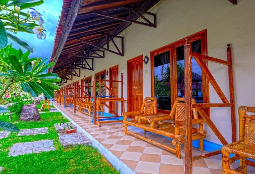 ホテル Surfers Beachfront Lombok