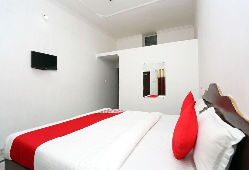 בית מלון כפרי Karma Guest House By Oyo