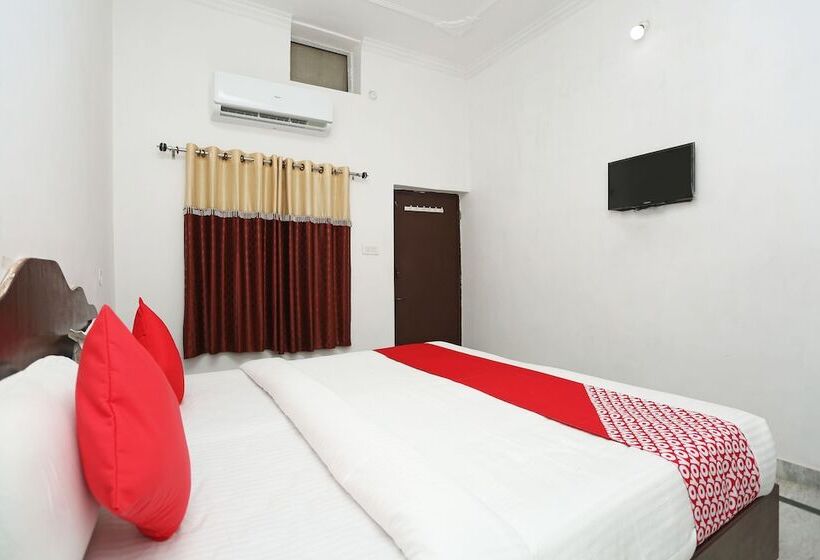 בית מלון כפרי Karma Guest House By Oyo