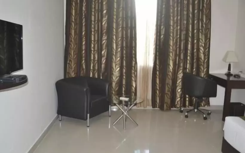 هتل Patliputra Nirvanaa