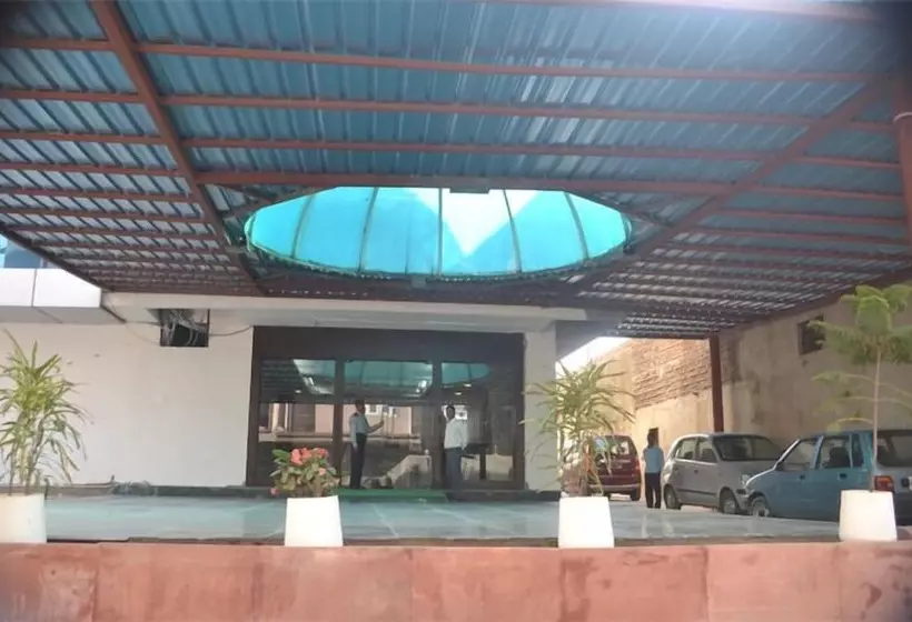 هتل Patliputra Nirvanaa