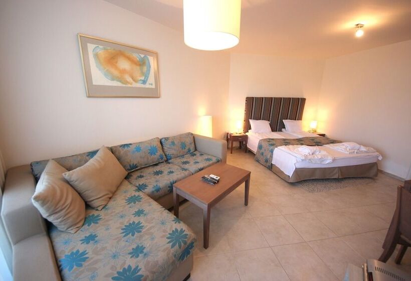 هتل Menada Sozopol Apartments