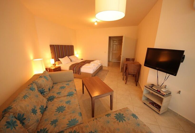 هتل Menada Sozopol Apartments