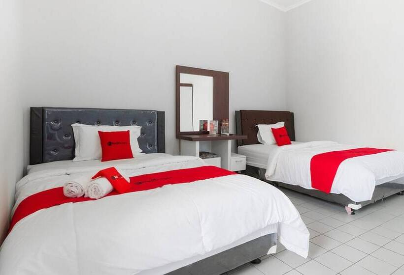 فندق Reddoorz Near Batik Tulis Celaket 2