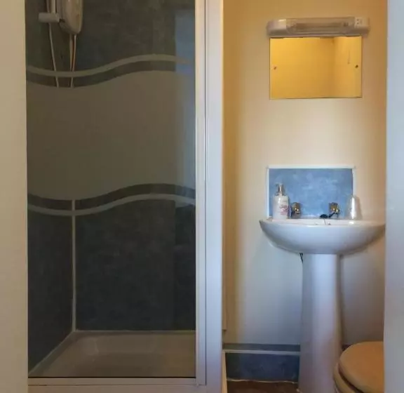 هاستل The Island View Inn