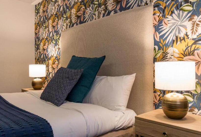 Отель Hôtel Restaurant L Epicurien