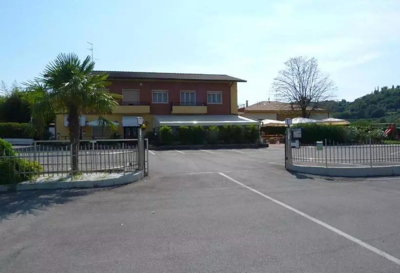 Hotelli Le Colline Del Garda