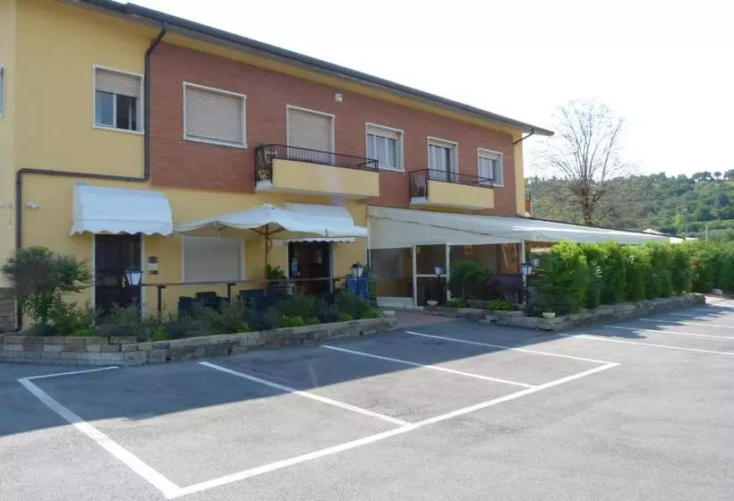 Hotelli Le Colline Del Garda