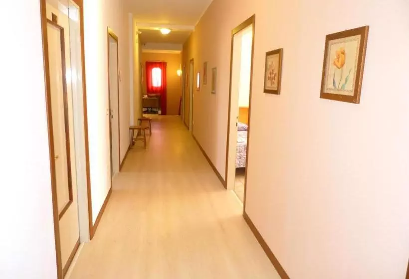 Hotelli Le Colline Del Garda