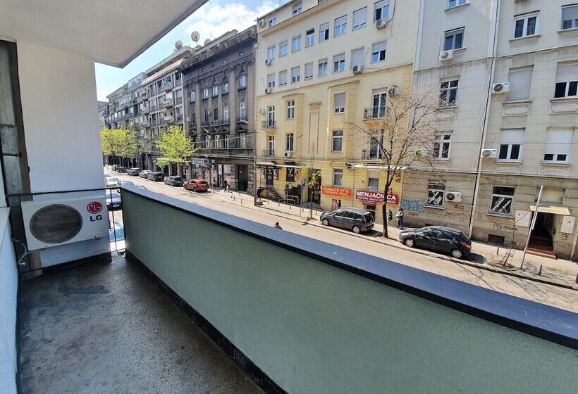 هتل Premium Crown Suites