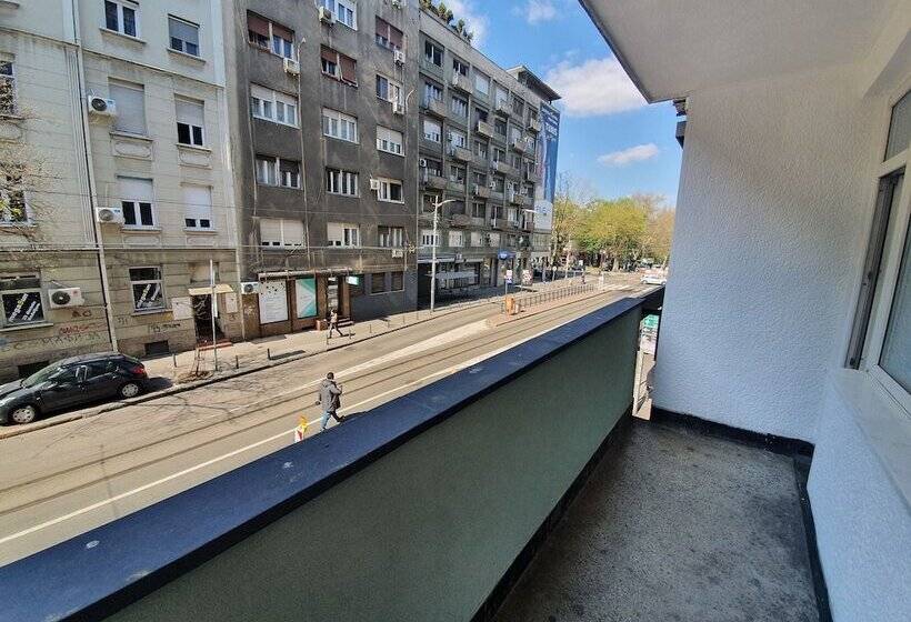 هتل Premium Crown Suites