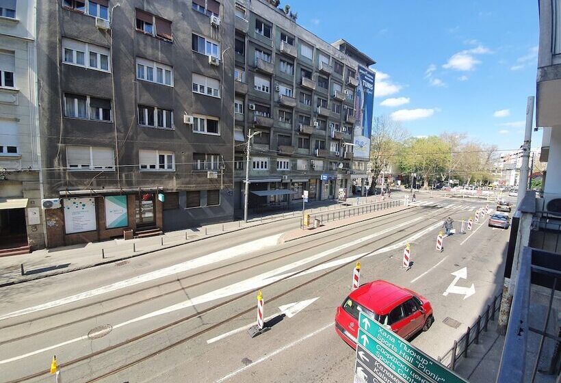 هتل Premium Crown Suites