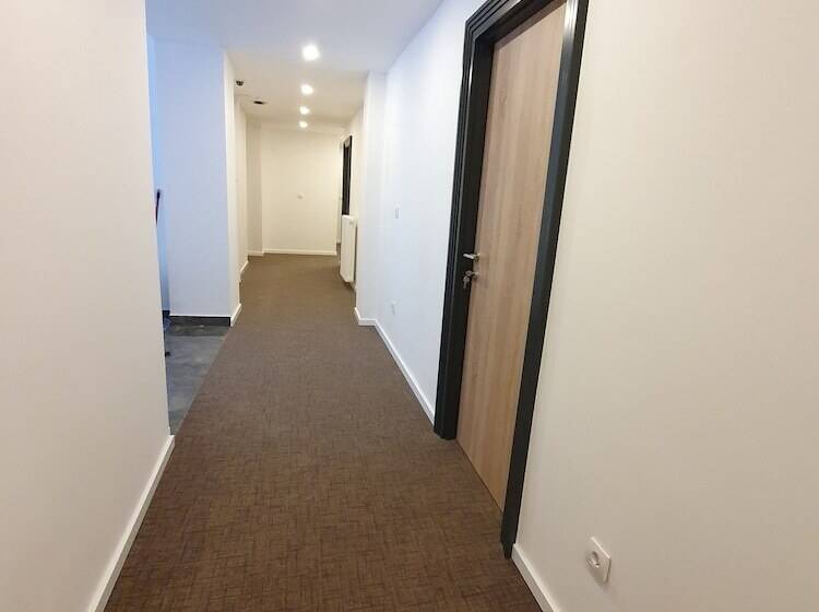 هتل Premium Crown Suites