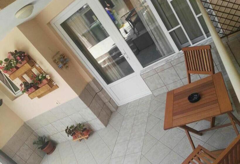 پانسیون Guest House Ofilovi