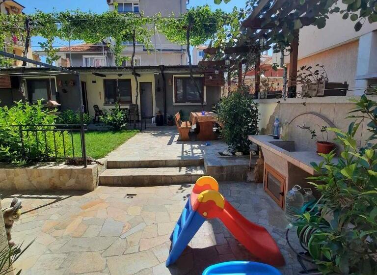 پانسیون Guest House Ofilovi