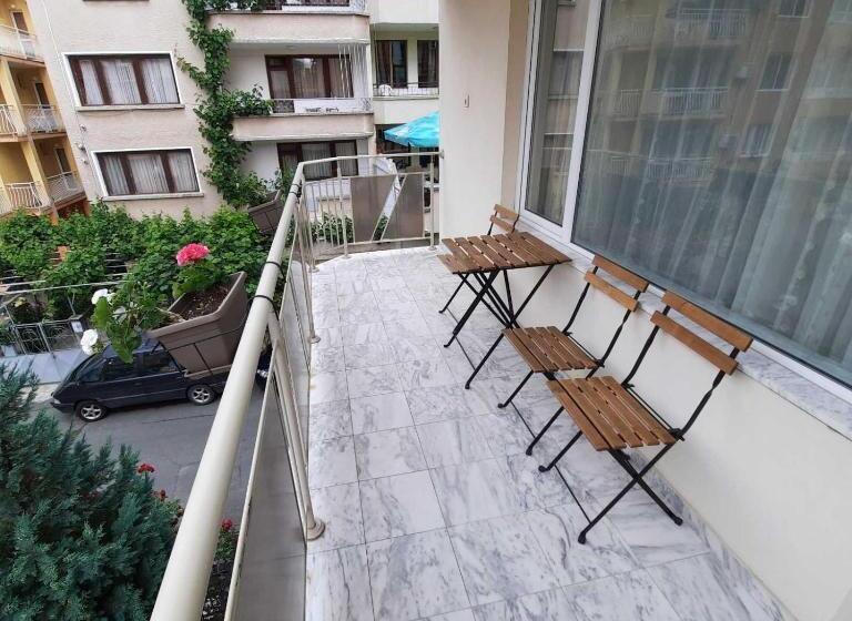 پانسیون Guest House Ofilovi