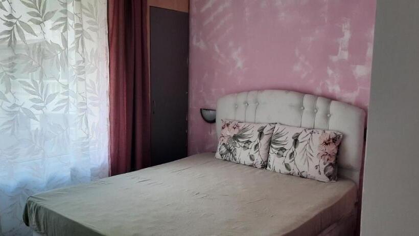 پانسیون Guest House Ofilovi