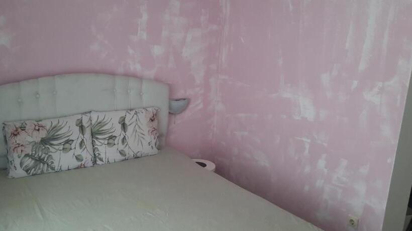 پانسیون Guest House Ofilovi