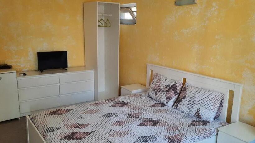 پانسیون Guest House Ofilovi