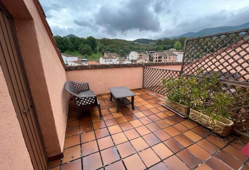 بنسيون Hospederia Sagasta